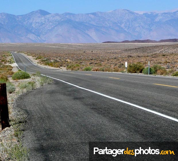 Située en Sierra Nevada, la vallée de la mort est l'un des plus grands parcs nationaux américains.