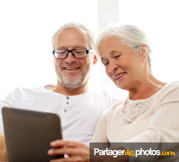 Expat blog : Garder contact à distance avec sa famille éloignée et ses amis est très important lorsqu'on est expatriés, mais il conviendra de bien choisir le site de partage sur lequel on publiera ses photos perso...