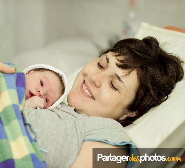 Idéal pour partager de façon sécurisée l'évolution de sa grossesse à distance, créer son espace bébé privé permettra également d'annoncer la naissance à tous ses proches, une fois que bébé sera là.