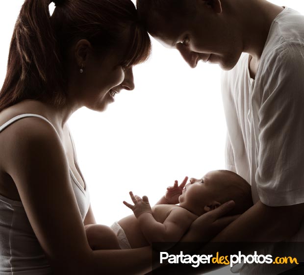 Partager la naissance de son bébé, de façon sécurisée, à distance avec sa famille éloignée ou avec ses proches