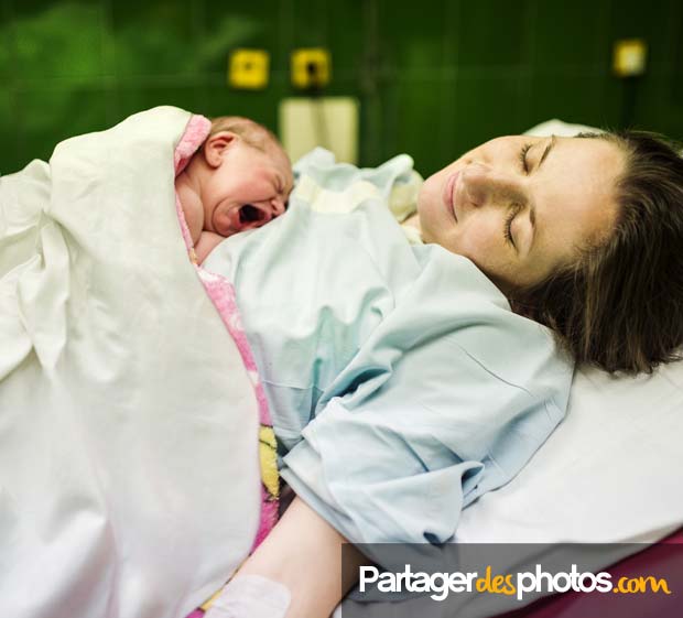 Photos de maternité : Pour annoncer sa naissance et partager les toutes premières photos de votre bébé, l'idéal est de créer votre "espace bébé" sécurisé en ligne