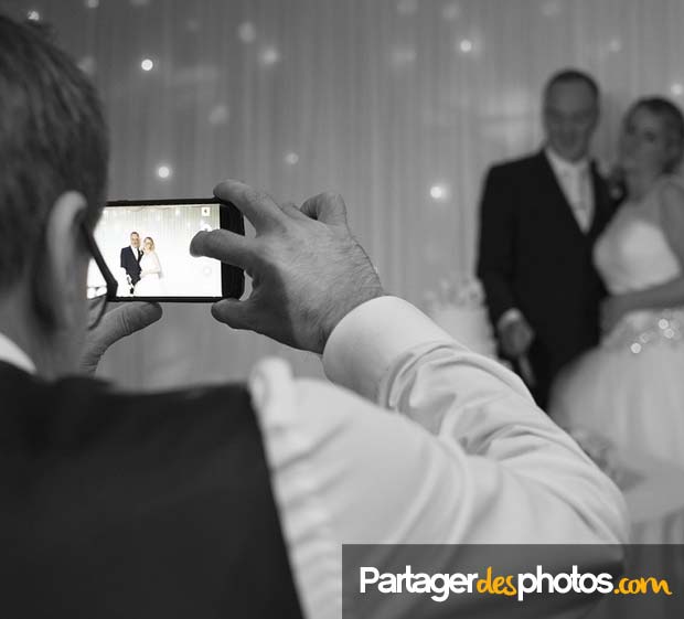 Un site mariage sécurisé permet de partager photos et vidéos en toute sécurité avec vos proches
