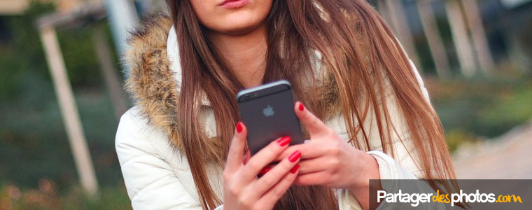 La loi européenne plafonne aussi le coût des SMS envoyés à 6 centimes. Concernant la réception des SMS, cela restera gratuit.