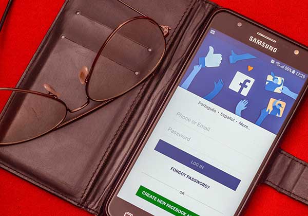 Aucune obligation d'installer l'application Facebook. Vous pouvez tout à fait utiliser le site web/mobile.